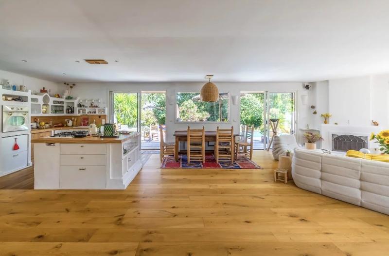 Maison - 260 m² - 5 pièces