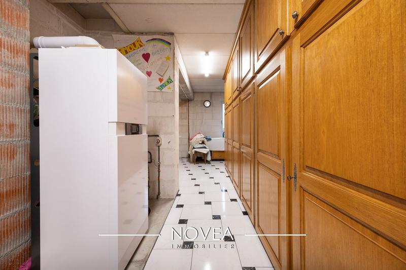 Villa - 396 m² - 6 pièces