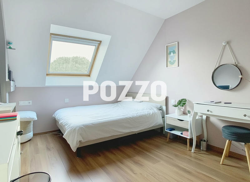 Maison - 250 m² - 9 pièces
