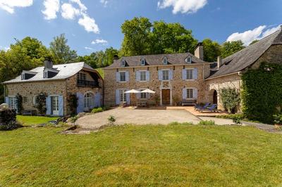 Propriété - 450 m² - 8 pièces