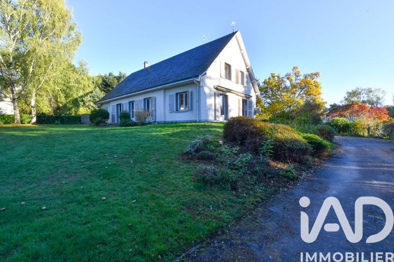 Maison - 284 m² - 9 pièces