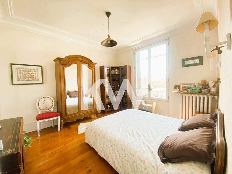 Maison - 191 m² - 7 pièces