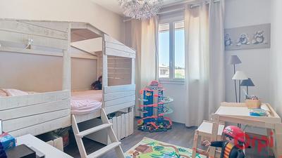 Maison - 200 m² - 8 pièces