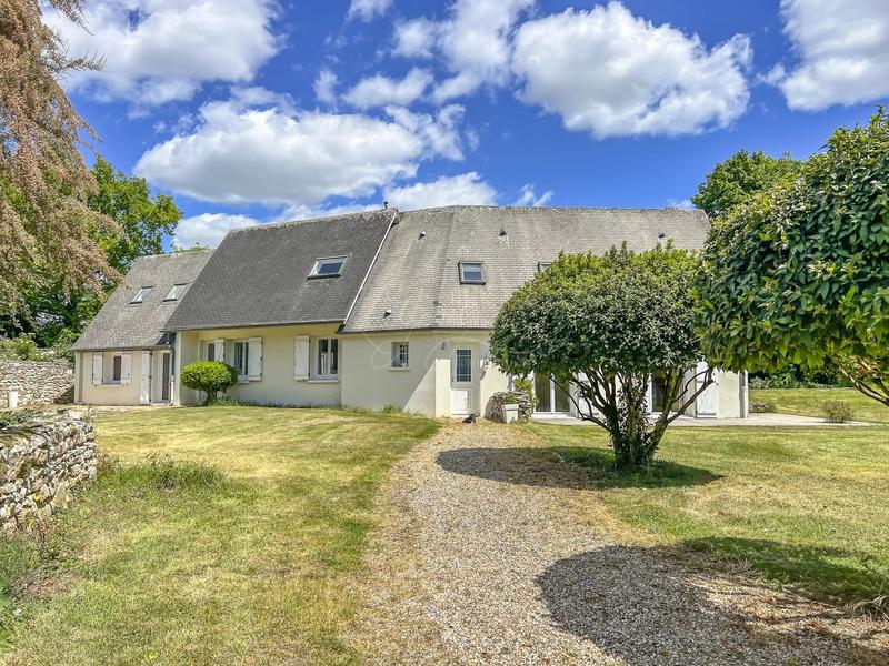 Maison - 180 m² - 8 pièces