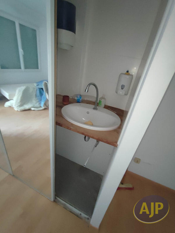 Local commercial - 26 m² - 1 pièce