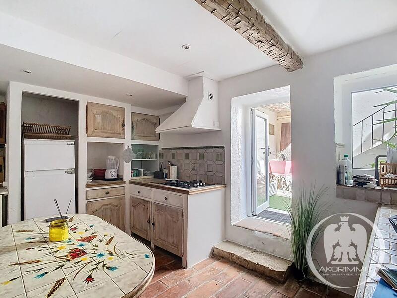 Immeuble mixte - 396 m² - 17 pièces