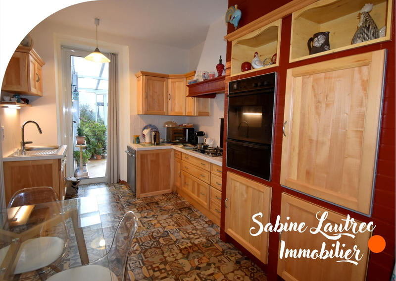 Maison - 233 m² - 7 pièces