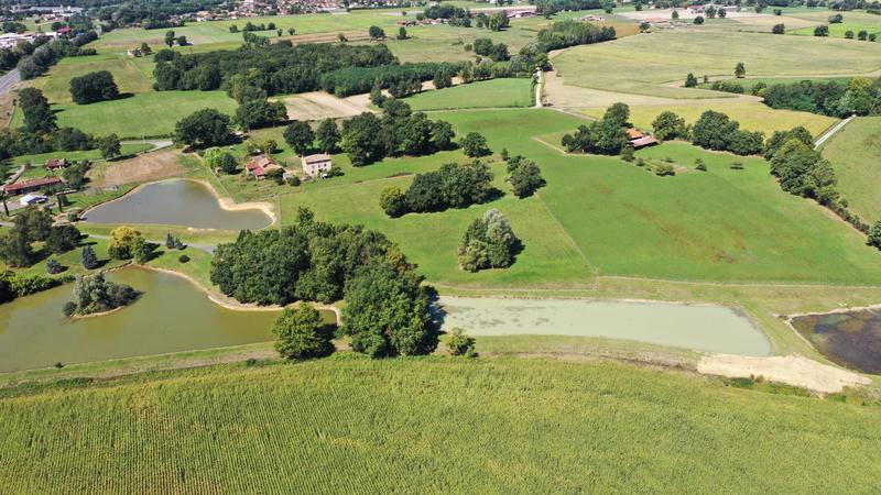 Terrain - 76 095 m²