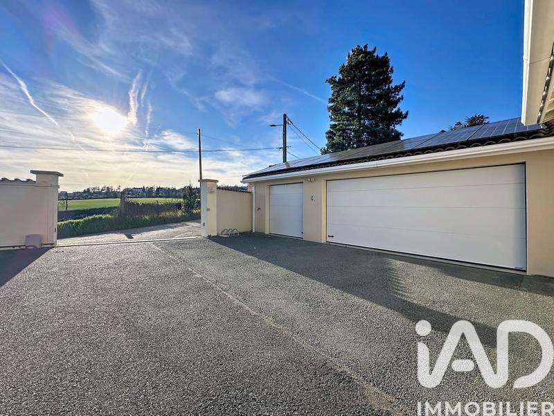 Maison - 260 m² - 8 pièces