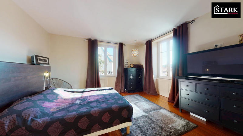 Maison - 209 m² - 7 pièces