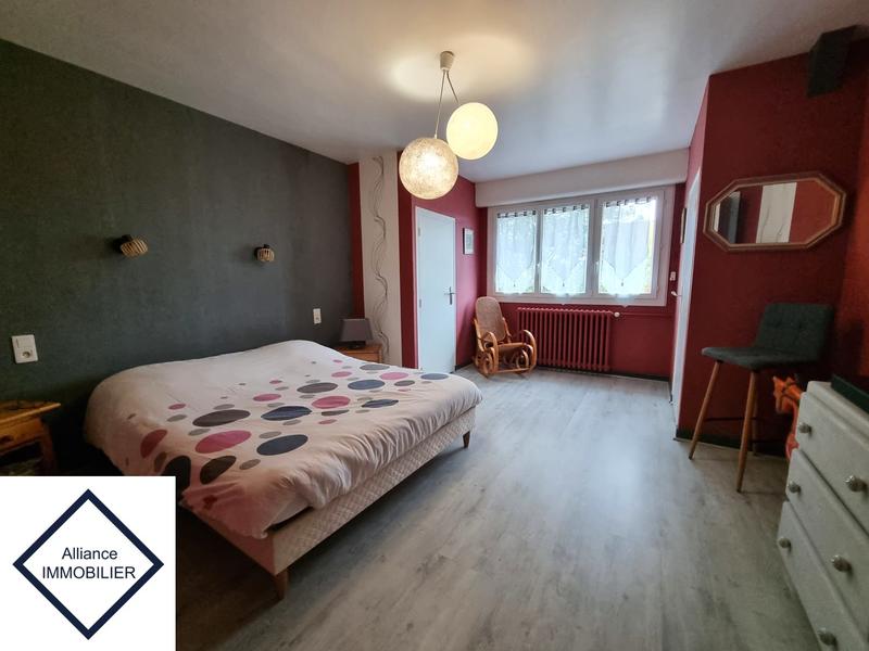 Maison - 196 m² - 7 pièces