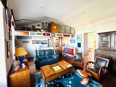 Maison traditionnelle - 123 m² - 8 pièces