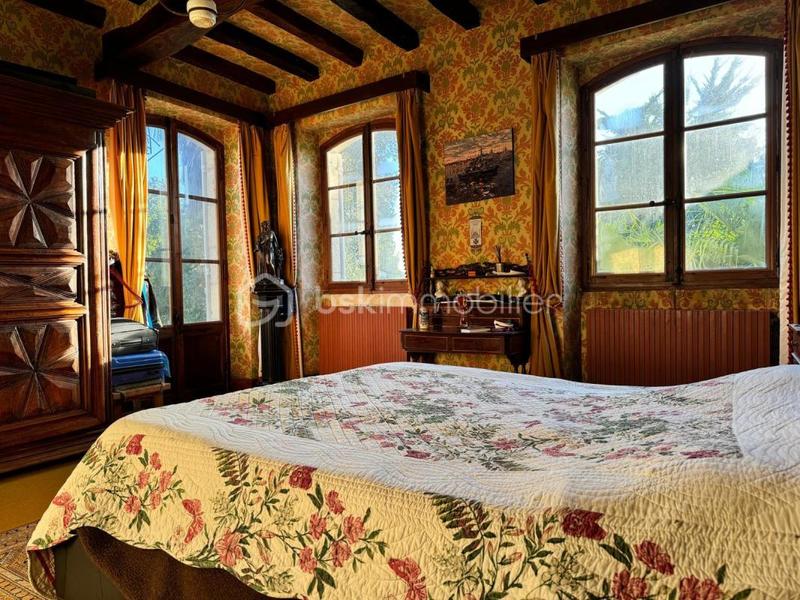 Demeure - 360 m² - 13 pièces