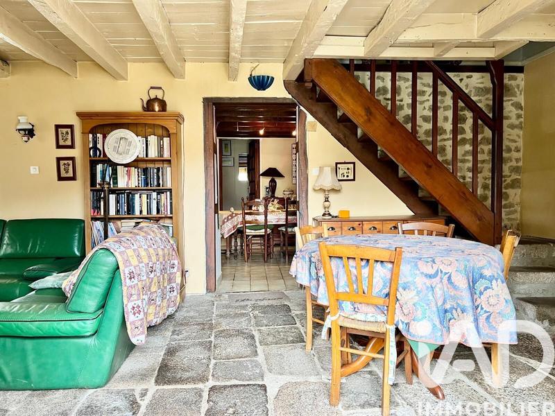 Maison - 208 m² - 9 pièces