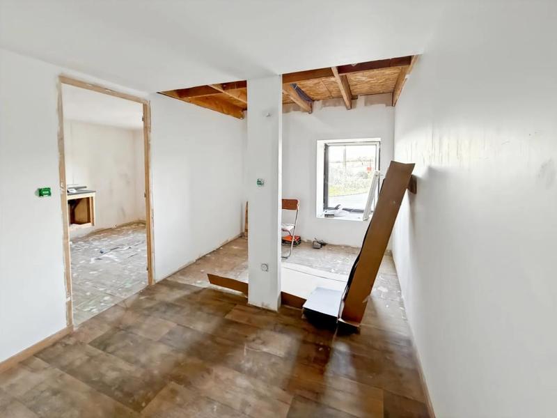 Maison - 250 m² - 6 pièces