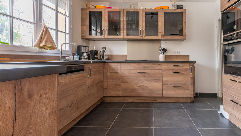 Maison - 195 m² - 8 pièces