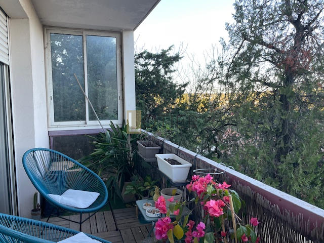 Appartement - 90 m² - 3 pièces