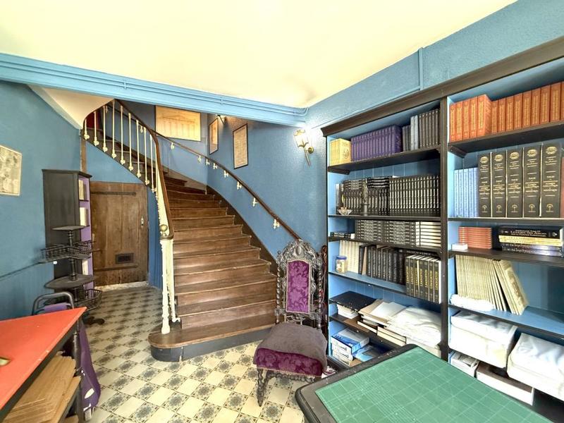 Maison - 287 m² - 12 pièces