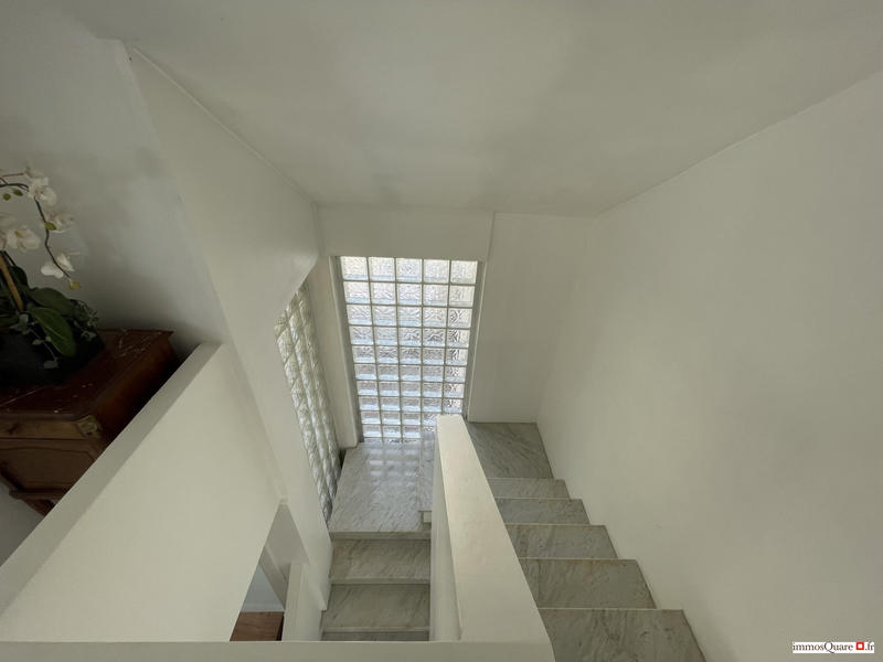 Villa - 181 m² - 8 pièces