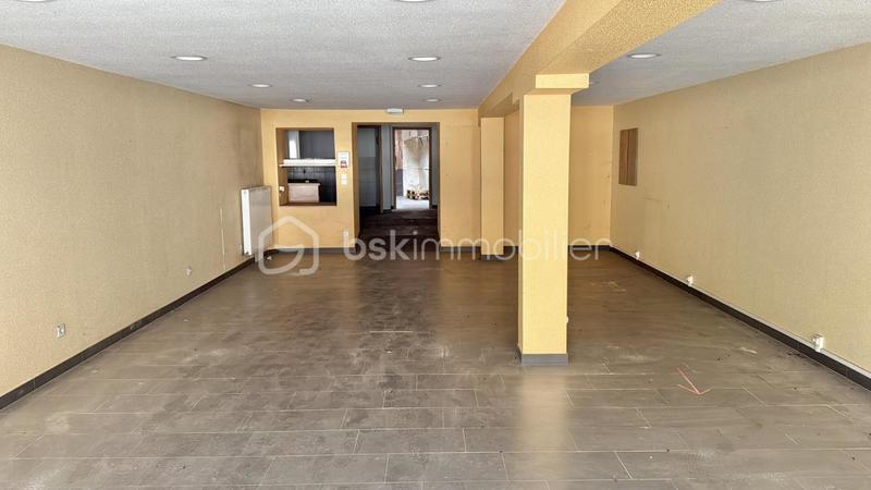 Local commercial - 144 m² - 3 pièces