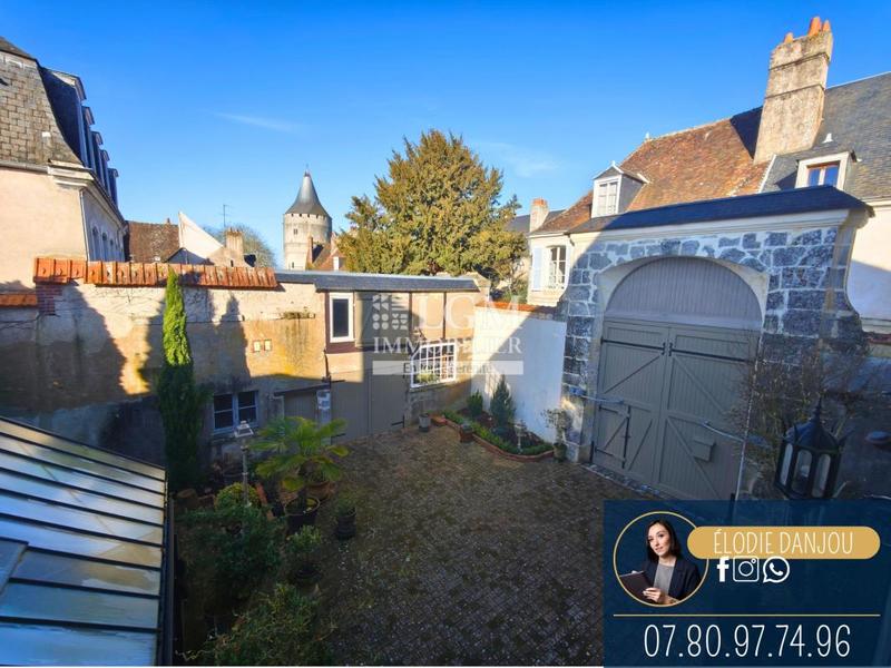 Demeure - 265 m² - 7 pièces