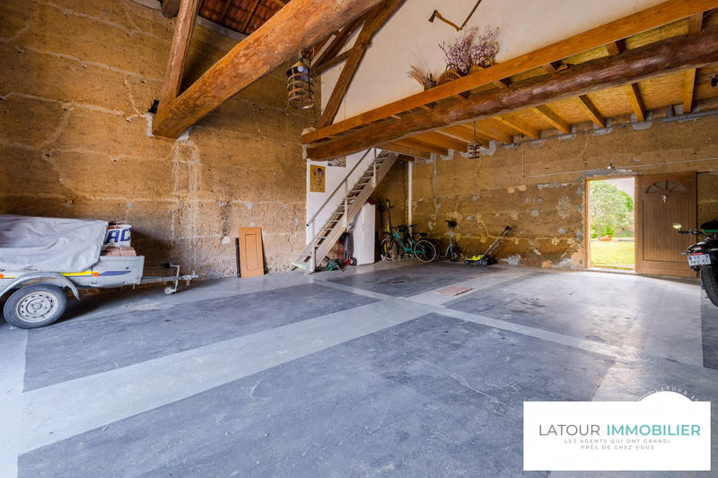 Maison - 220 m² - 10 pièces