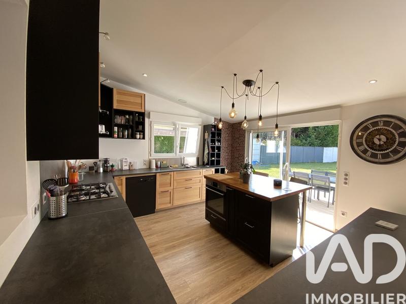 Maison - 205 m² - 5 pièces