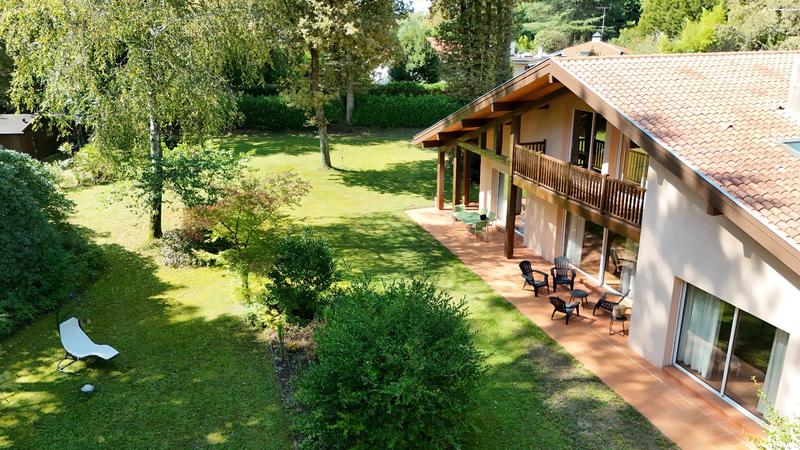 Maison d'architecte - 212 m² - 8 pièces