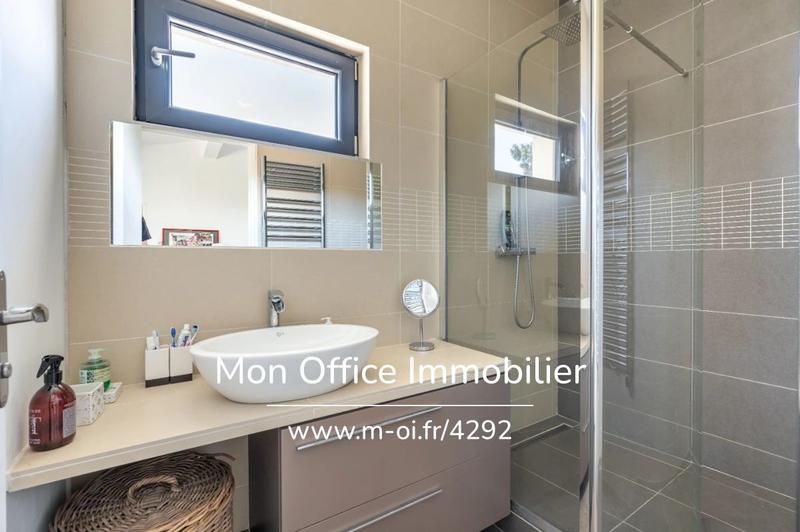 Villa - 216 m² - 6 pièces