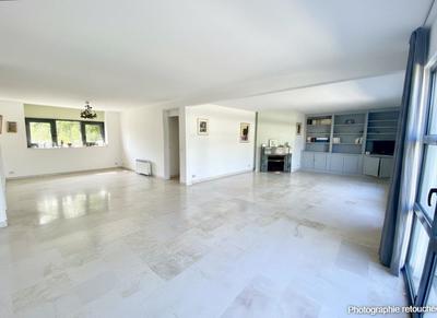 Appartement - 142 m² - 4 pièces