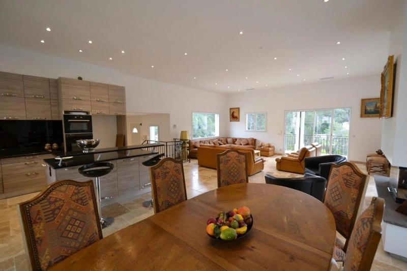 Villa - 186 m² - 6 pièces