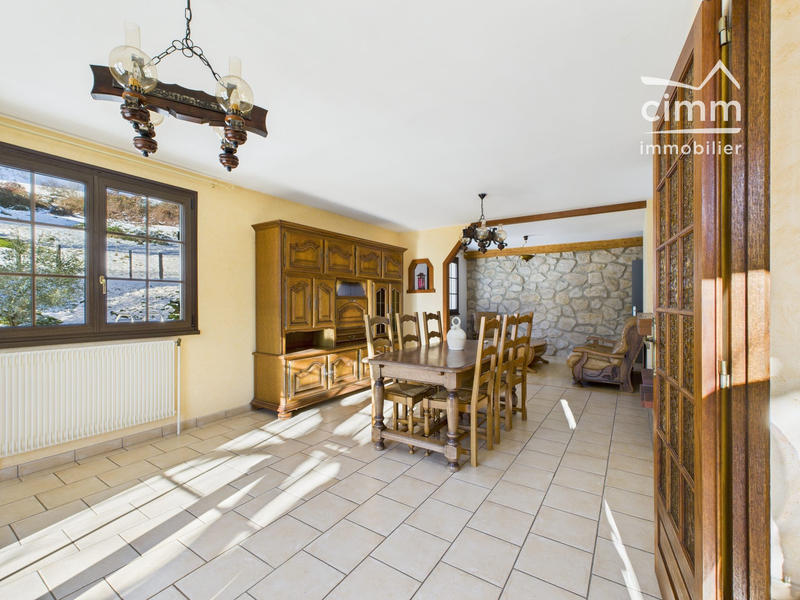 Maison - 184 m² - 6 pièces