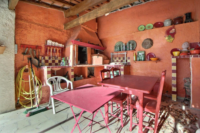 Maison - 220 m² - 6 pièces