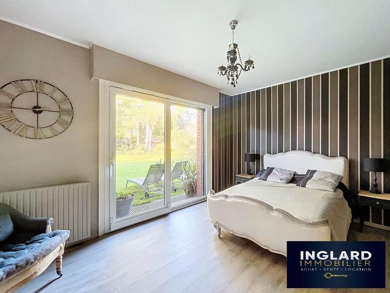 Maison - 243 m² - 10 pièces