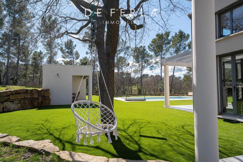 Villa - 220 m² - 7 pièces