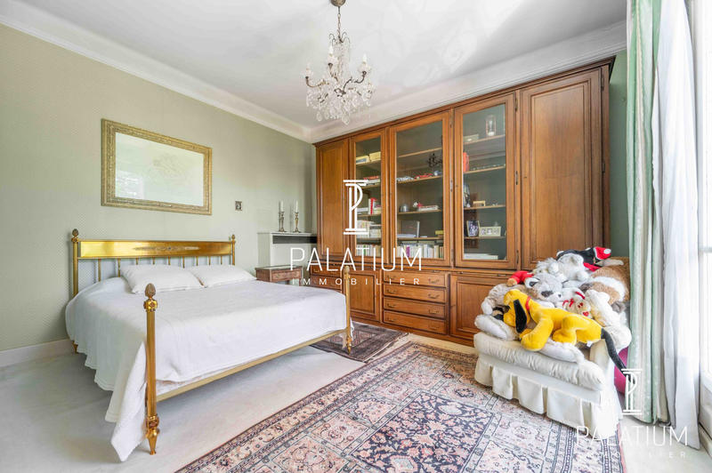 Maison - 255 m² - 7 pièces