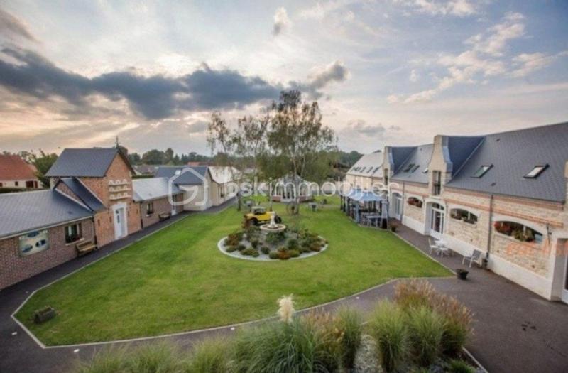 Maison - 689 m² - 30 pièces