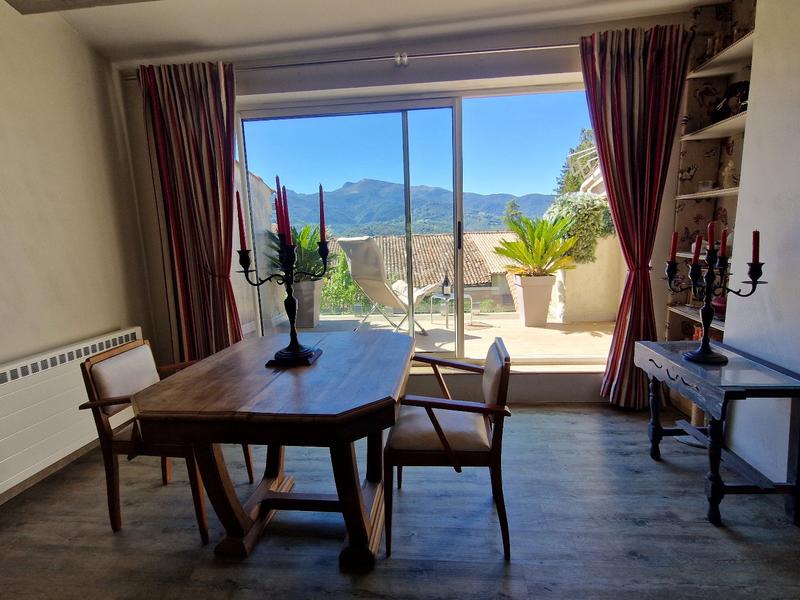 Maison - 190 m² - 8 pièces