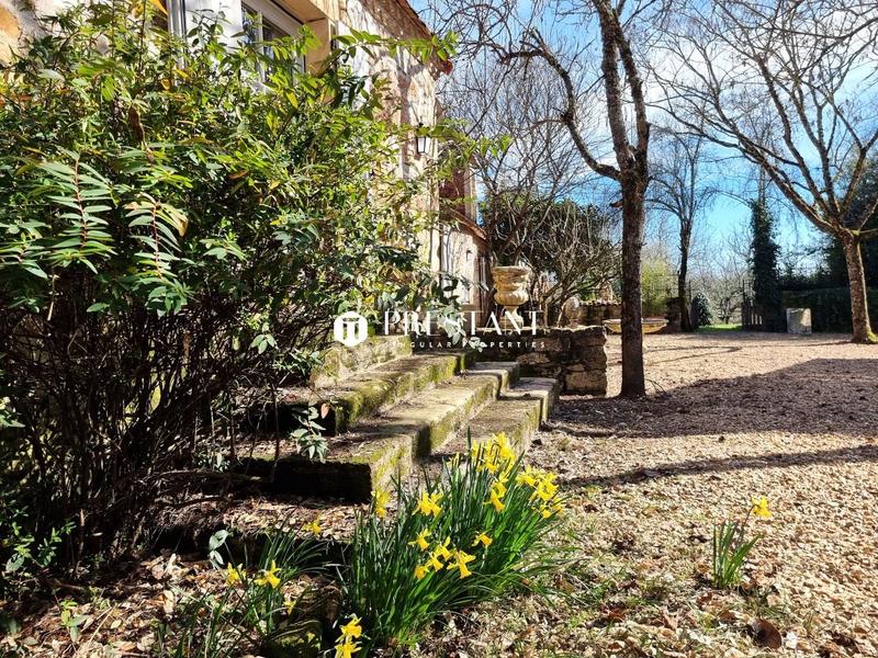 Demeure - 590 m² - 14 pièces