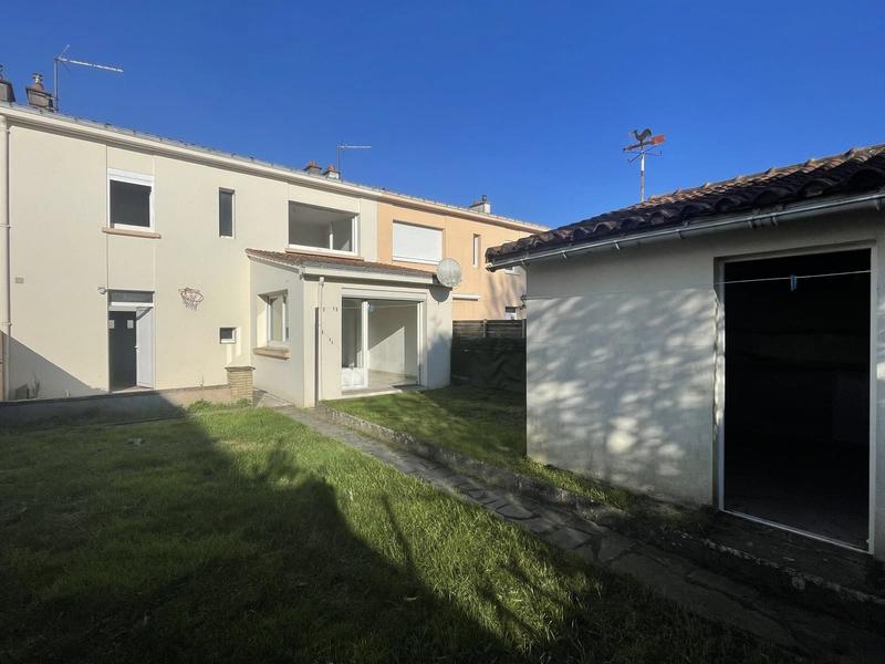 Maison - 95 m² - 4 pièces