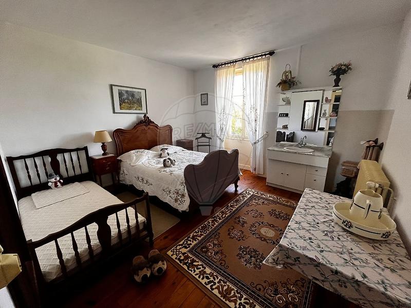 Maison - 427 m² - 12 pièces