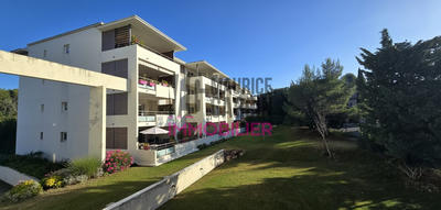 Appartement - 92 m² - 4 pièces