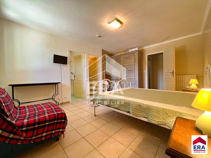 Maison - 210 m² - 8 pièces