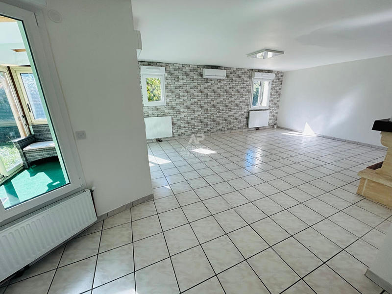 Maison - 182 m² - 7 pièces