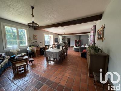 Maison - 227 m² - 7 pièces