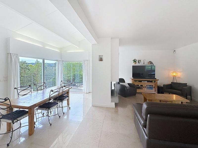 Maison - 271 m² - 9 pièces