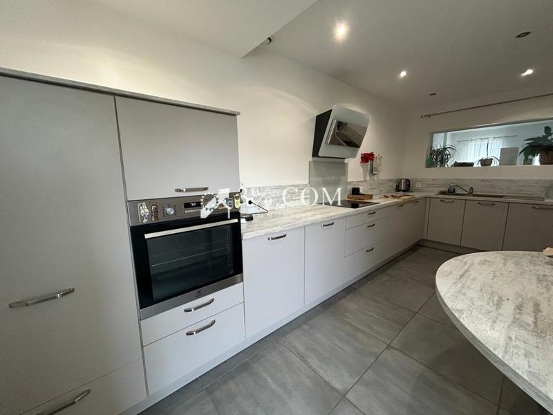 Maison - 121 m² - 6 pièces