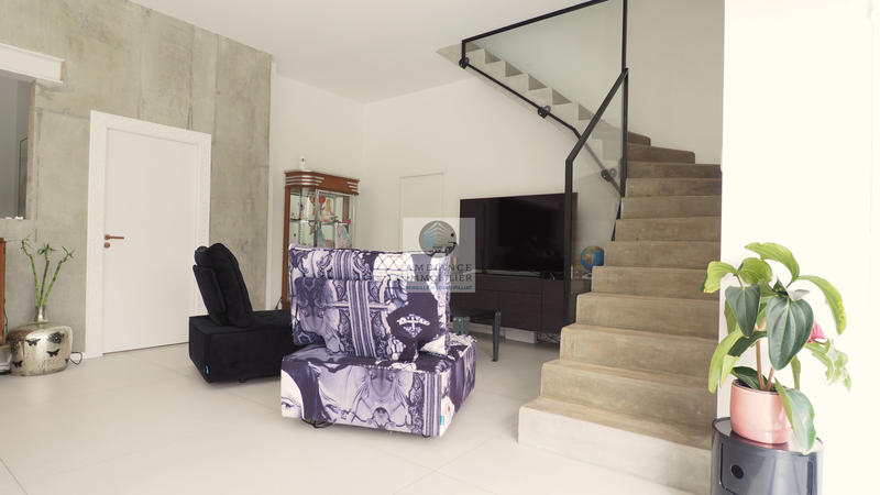 Maison - 166 m² - 6 pièces