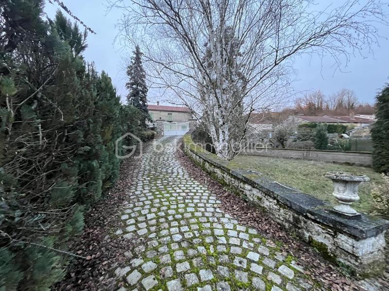 Maison - 308 m² - 9 pièces