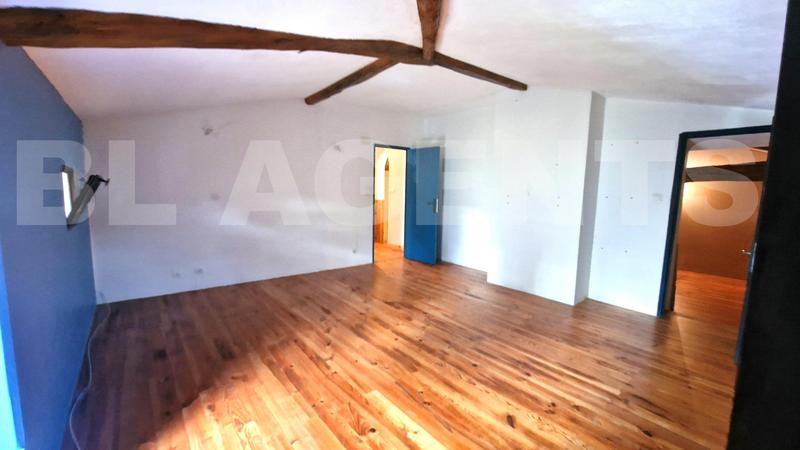 Maison - 230 m² - 7 pièces